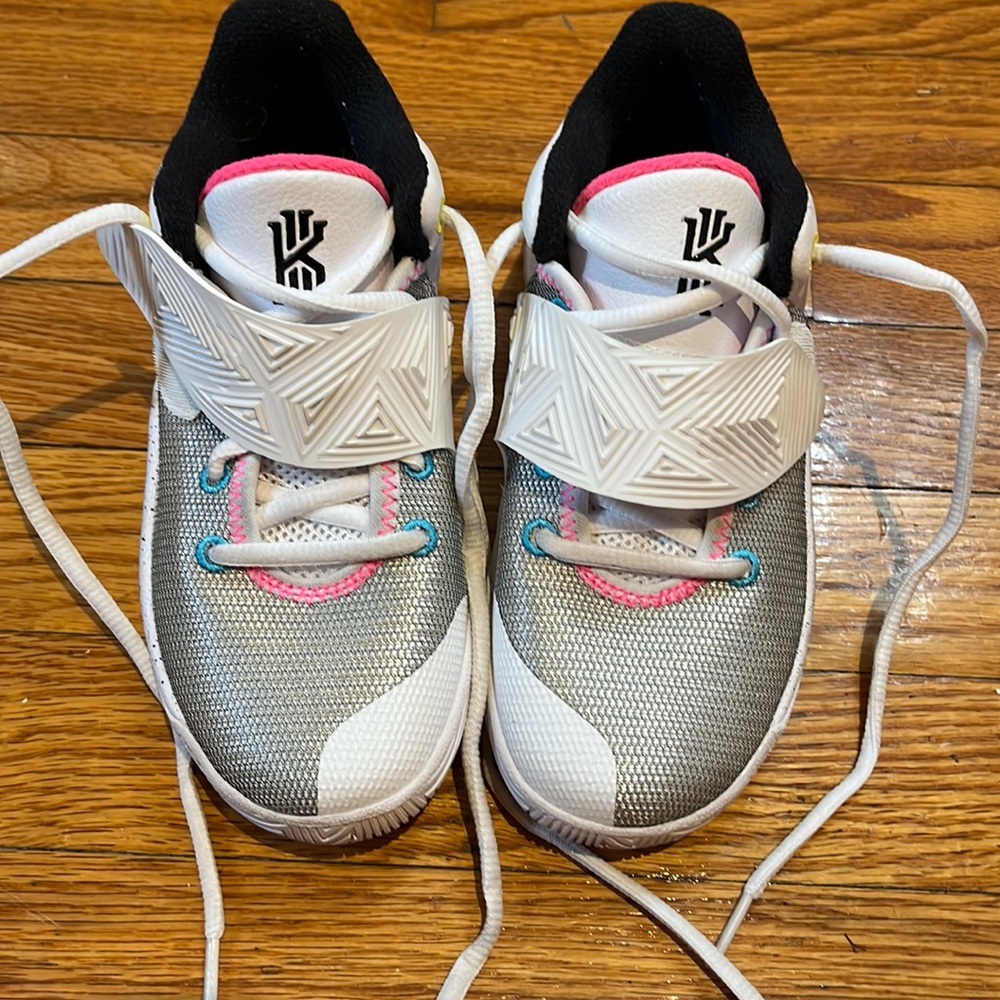 Nike Kyrie Flytrap sneakers. White with silver. Size 13. Excellent condition